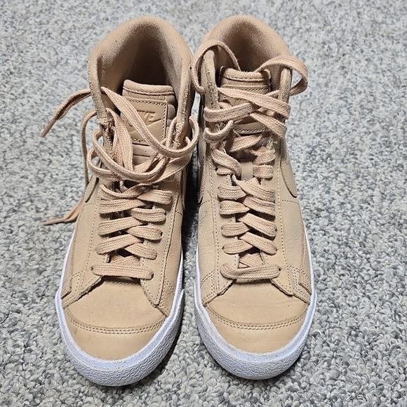 Tan High-Top Sneakers Nike Blazer Leather - Picture 3 of 6